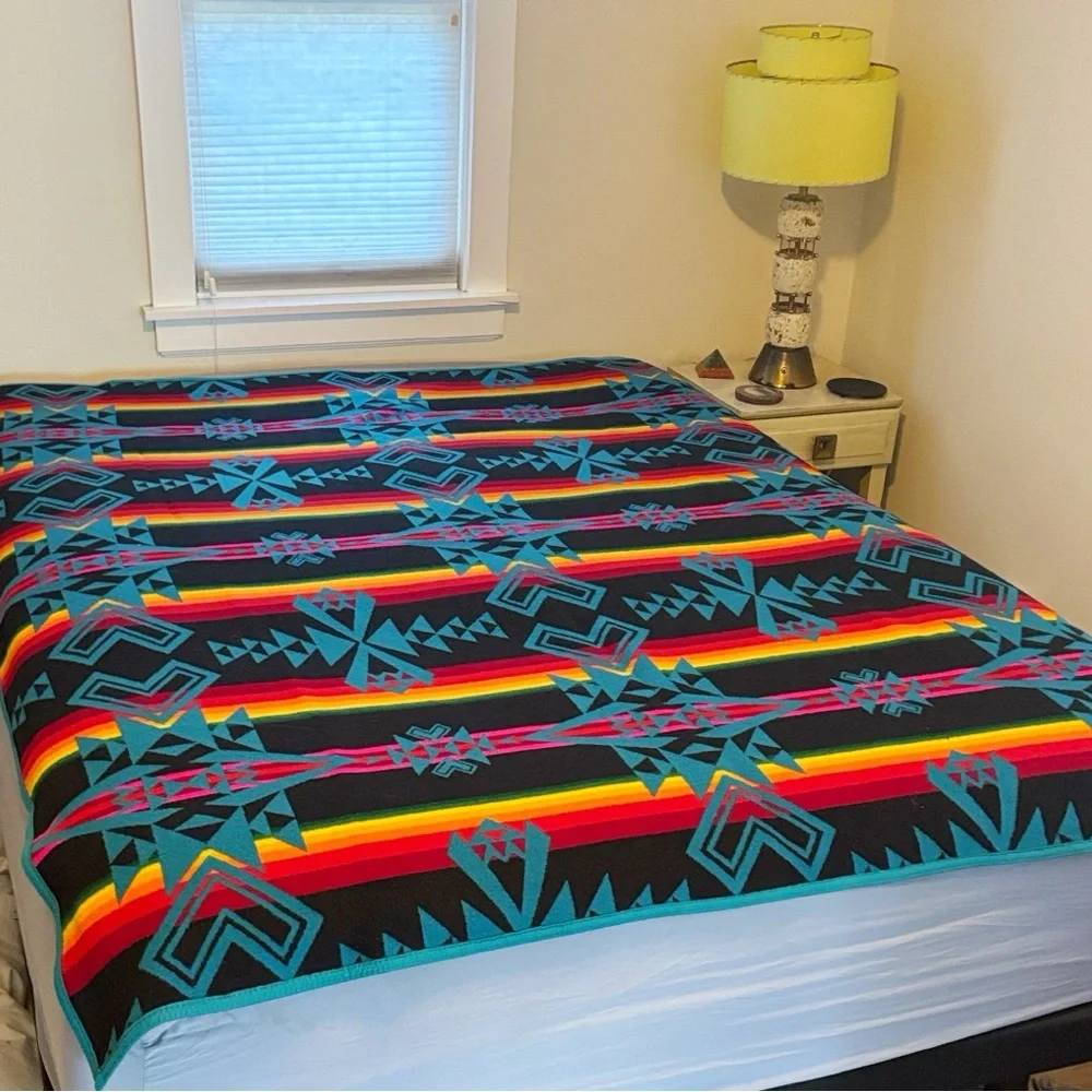 Pendleton Wool Blanket - Picture 2 of 8